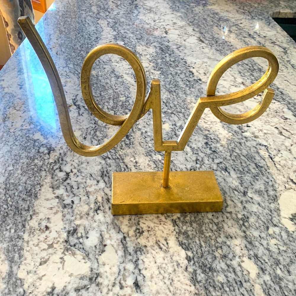 “Love” sign